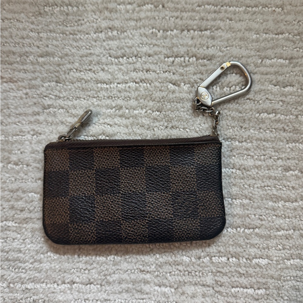 Louis Vuitton Damier Key Pouch (authentic)